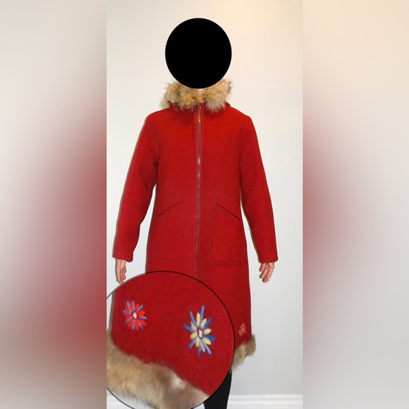 Vintage Yukon Parka with Fur, Dogsled Appliqué and Floral Needlework - Picture 6 of 6